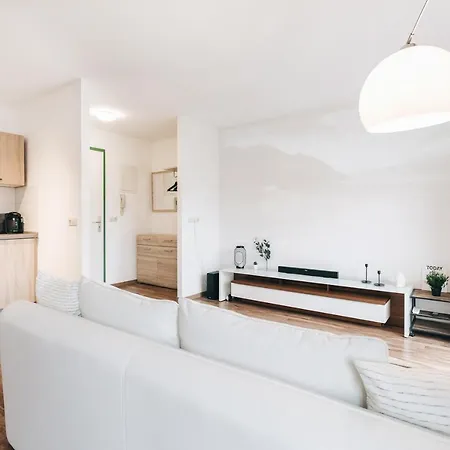 Apartman Modernes Mit Heimkino In *