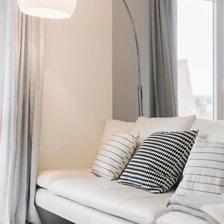 Modernes Mit Heimkino In *