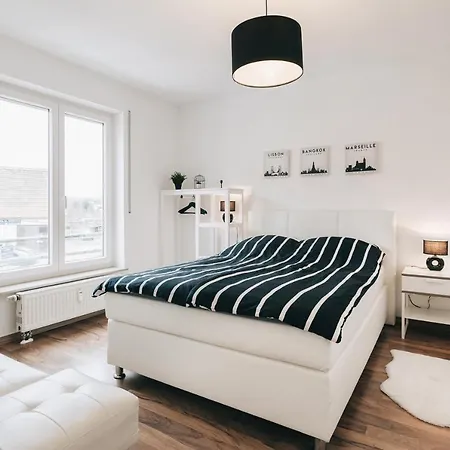 Modernes Mit Heimkino In Apartment Dresden