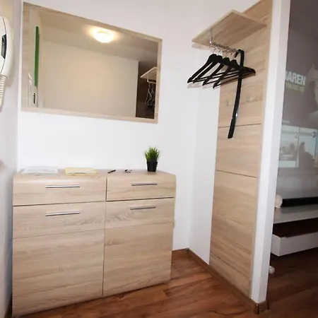 Apartment Modernes Mit Heimkino In Dresden